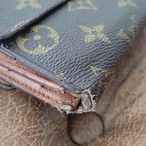 Authentic Vintage Louis Vuitton Wallet - Picture 14 of 16